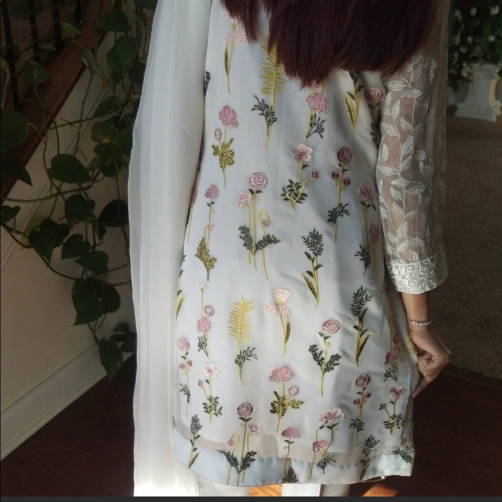 White shalwar kameez xs small size baroque